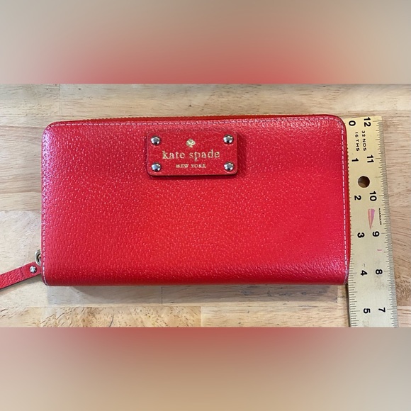 Kate Spade New York "Soffiano" Solid Red Leather Zip Around Wallet! - Picture 16 of 16